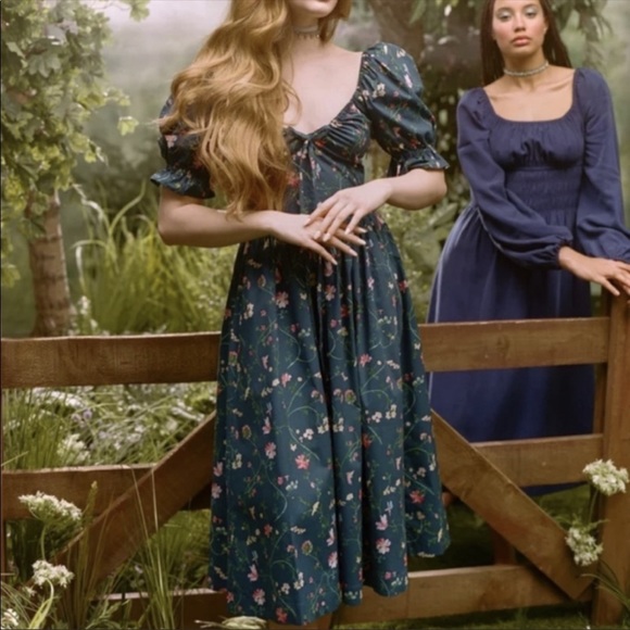 Hill House Dresses & Skirts - 𝅺Hill House The Ophelia Dress in Moody Floral NWT